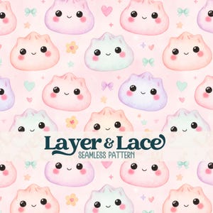 Puede incluir: Un patrón continuo con ilustraciones repetidas de personajes de albóndigas sonrientes en tonos pastel rosa, azul y morado, acentuado con pequeños corazones, estrellas y lazos sobre un fondo rosa claro. El texto Layer & Lace SEAMLESS PATTERN está centrado.
