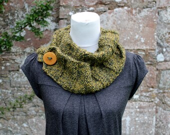 Knitting pattern for women - green forest crinkle scarf with button - Listing108