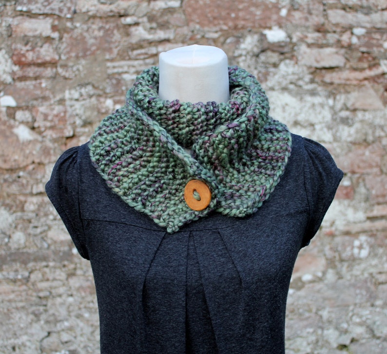 Knitting pattern, womens scarf snood pattern Listing86 image 5