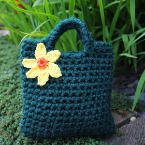 CROCHET PATTERNS Little Girls Little Purse with daffodil, bag pattern Listing4 image 1