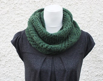 Modèles de tricot pour femme, motif écharpe, écharpe infini en dentelle diagonale - Listing147