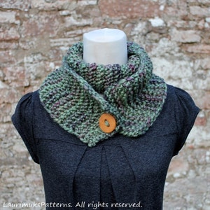 Knitting pattern, womens scarf snood pattern Listing86 image 1