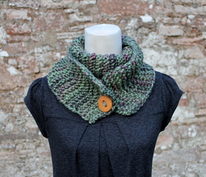 Knitting pattern, womens scarf snood pattern Listing86 image 3