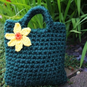 CROCHET PATTERNS Little Girls Little Purse with daffodil, bag pattern Listing4 image 3