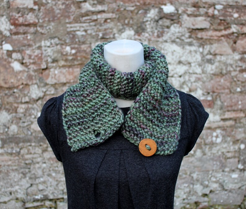 Knitting pattern, womens scarf snood pattern Listing86 image 2