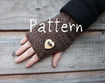 Knitting pattern - Mini mittens with button - Listing03