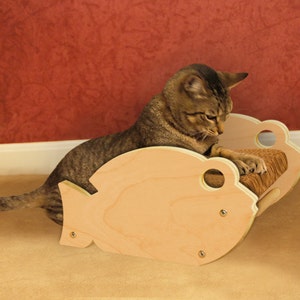 TinoFish - Fish Shaped Cat Scratcher