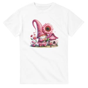 Camiseta de gnomo con flores y mariquitas: un regalo ideal para los amantes de la jardinería.