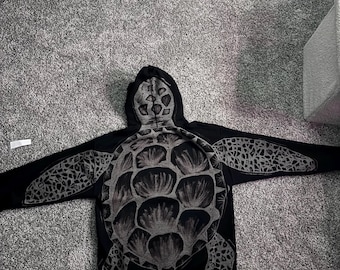 Gebleichter Hoodie mit Meeresschildkrötenmotiv