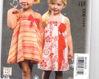 Patrón de costura sin cortar McCalls 6728 para variaciones de vestido de verano para niños pequeños, Sz 1-2-3-4, patrón fácil, vestido de niña de verano