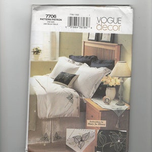 UNCUT Sewing Pattern Vogue 7706 for Bedroom Decor with Embroidery Designs, Duvet Cover, Bed Skirt, Pillow Sham, Table Runner