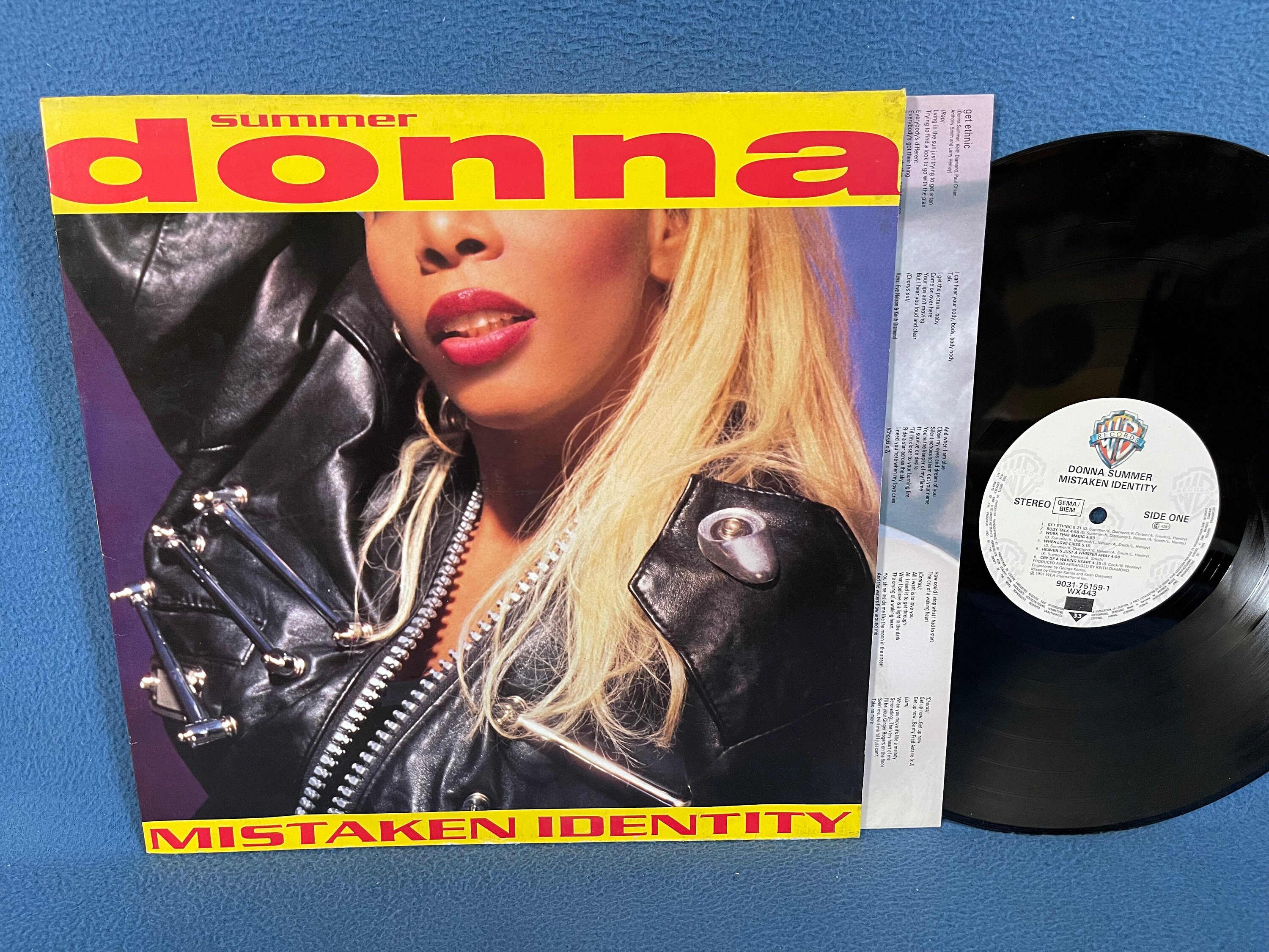 洋楽 donna summer/MISTAKEN IDENTITY 81SjkozD6AL._UF1000,1000_QL80_.jpg