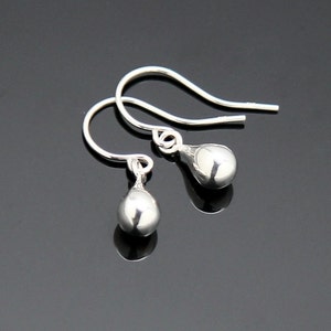 Tiny RAINDROP Earrings, Sterling Silver Teardrop Earrings, Petite Silver Earrings.