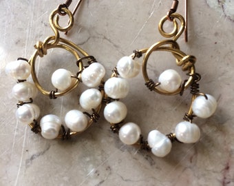 Handmade hoop earrings wrapped freshwater pearls. #E00338