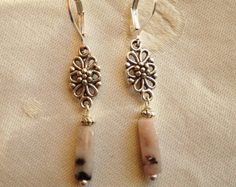 Ohrringe mit rosa Kiwi Jaspis Edelstein, Silber-Ton-Blume-Anschluss mit Silvertone Hebel zurück #E00293 Ohrringe.