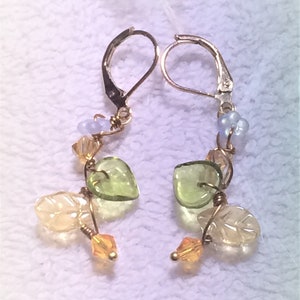 Pendientes de envoltura de otoño con cuentas de flores de cristal checo y cristales. E00344