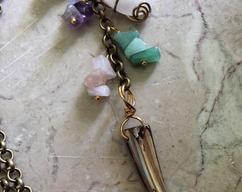 Boho lange Halskette mit Mutter Perle Klaue Anhänger und Steine, #N00148