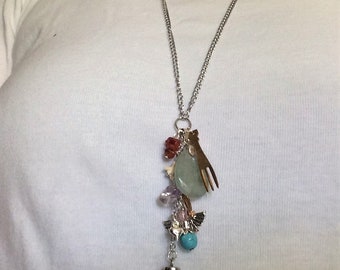 Boho lange Halskette mit Türkis Stein Klaue Anhänger und Charms, #N00147