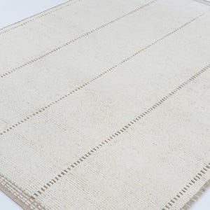 Warm Grain Clover Ivory Wool Rug, Hand-Knotted Textured Tribal Weave, Ivory Cream Area Rug 8x10 image 5