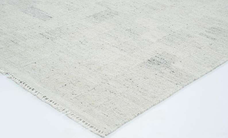 Alfombra de lana Soft Ground Dell Taupe, tejida a mano con pelo corto y tejido plano, alfombra de área Greige Taupe de 8x10 imagen 7