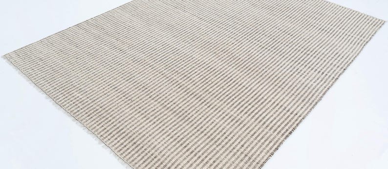 Woven Ridge Clove Cream Wool Rug, Hand-Woven Ribbed Directional Weave, Cream Area Rug 8x10 image 7