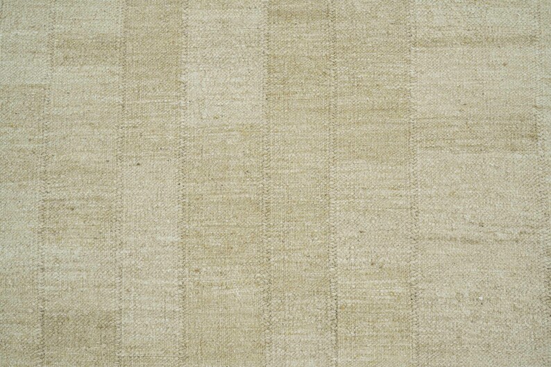 Tappeto in lana Soft Ground Dawn Honey, tessuto a mano a pelo corto, con trama piatta, caldo colore miele, 8x10 immagine 4