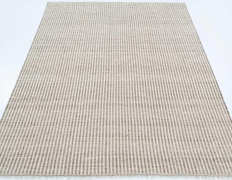 Woven Ridge Clove Cream Wool Rug, Hand-Woven Ribbed Directional Weave, Cream Area Rug 8x10 image 3