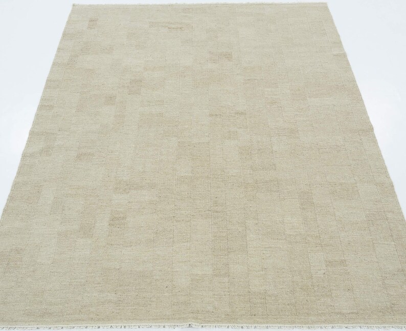 Tapete Dale de lã de camelo para terreno macio, tecido à mão com trama plana de pelo baixo, tapete de área em tom camelo quente, 2,44 x 3,05 m imagem 2