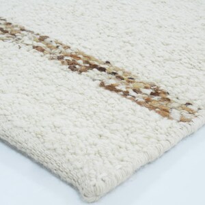 Alfombra de lana color marfil Warm Grain Beam, tejida a mano con textura tribal, alfombra color crema marfil de 8x10 imagen 7