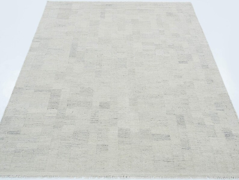 Alfombra de lana Soft Ground Dell Taupe, tejida a mano con pelo corto y tejido plano, alfombra de área Greige Taupe de 8x10 imagen 3