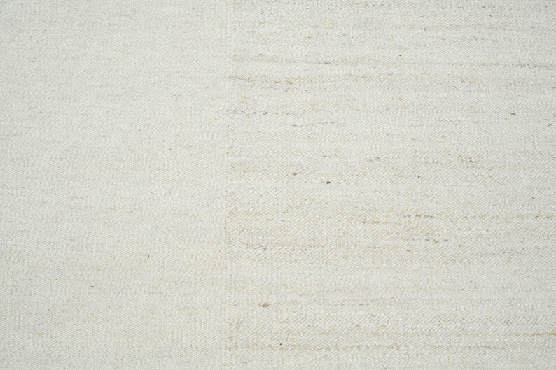 ソフトグラウンドコーブクリームウールラグ、手織りローパイルフラットウィーブ、クリームエリアラグ 8x10 画像 2
