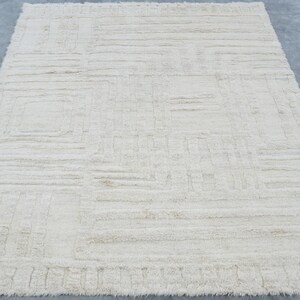 Alfombra de lana Warm Grain Chime color marfil, tejido tribal texturizado anudado a mano, alfombra de área color crema marfil de 8x10 imagen 2