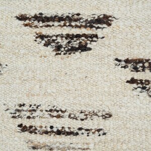 Varmkornig berylkrämfärgad ullmatta, handvävd texturerad tribalväv, krämfärgad matta 8x10 bild 4