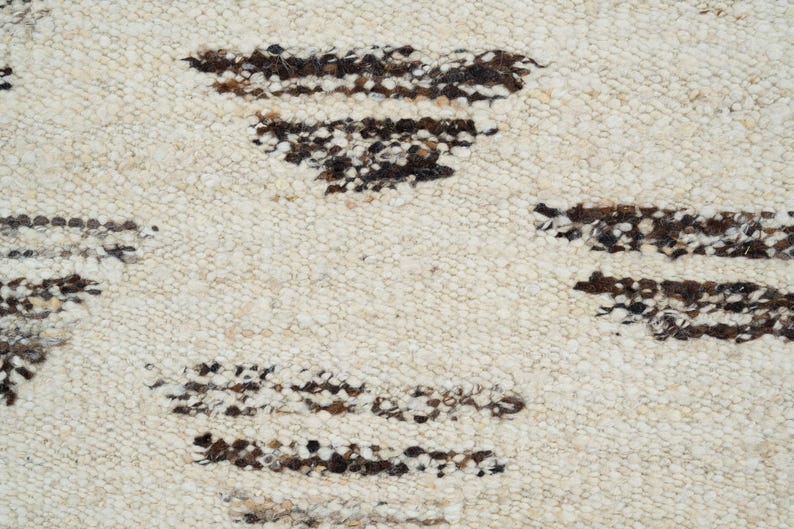 Varmkornig berylkrämfärgad ullmatta, handvävd texturerad tribalväv, krämfärgad matta 8x10 bild 4