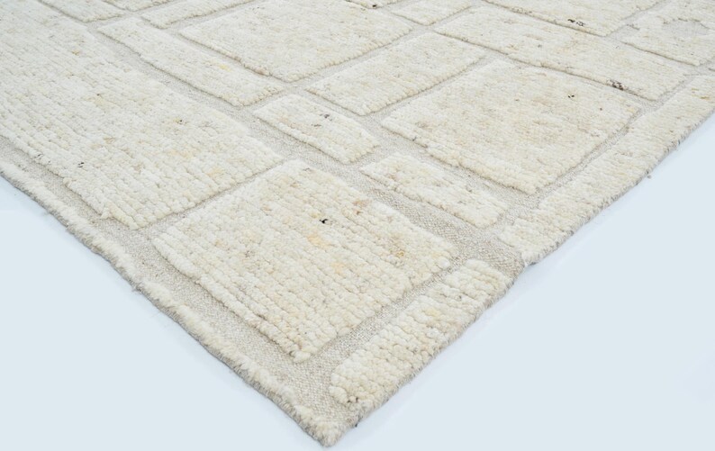 Still Water Brook Cream Wool Rug, Hand-Knotted Tonal Washed Pattern, Cream Area Rug 8x10 image 7