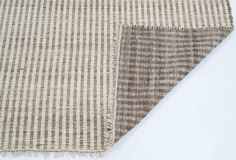 Woven Ridge Clove Cream Wool Rug, Hand-Woven Ribbed Directional Weave, Cream Area Rug 8x10 image 6