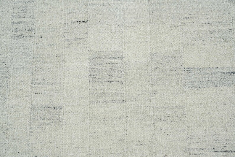 Alfombra de lana Soft Ground Dell Taupe, tejida a mano con pelo corto y tejido plano, alfombra de área Greige Taupe de 8x10 imagen 5