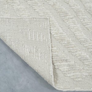 Still Water Burnish Ivory Wool Rug, Hand-Knotted Tonal Washed Pattern, Ivory Cream Area Rug 8x10 image 5