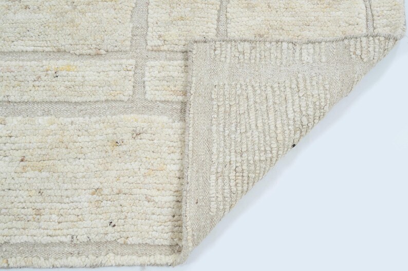 Still Water Brook Cream Wool Rug, Hand-Knotted Tonal Washed Pattern, Cream Area Rug 8x10 image 5