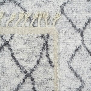 Hoogpolig wollen vloerkleed Bloom Storm, handgeknoopt, pluche, hoog-laagpolig, antracietblauw, vloerkleed 8x10 afbeelding 3