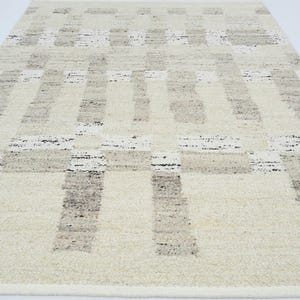 Varm, narvfärgad krämig ullmatta, handvävd texturerad tribalväv, krämfärgad matta 8x10 bild 3