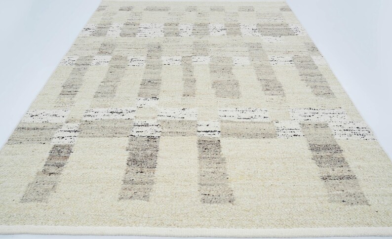 Varm, narvfärgad krämig ullmatta, handvävd texturerad tribalväv, krämfärgad matta 8x10 bild 3