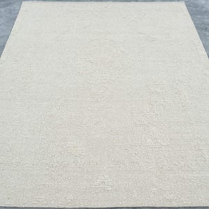 Still Water Cedar Ivory wollen vloerkleed, handgeknoopt met tonale, gewassen patronen, ivoorkleurig crèmekleurig vloerkleed 8x10 afbeelding 3