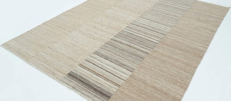 Soft Ground Creek Wollteppich in Taupe, handgewebt, flachgewebt, kurzflorig, graubeige-taupefarbener Teppich, 8x10 Bild 4