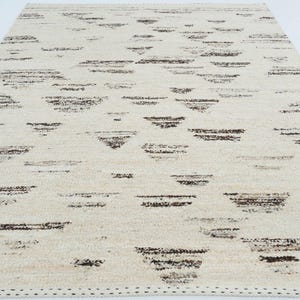 Varmkornig berylkrämfärgad ullmatta, handvävd texturerad tribalväv, krämfärgad matta 8x10 bild 3