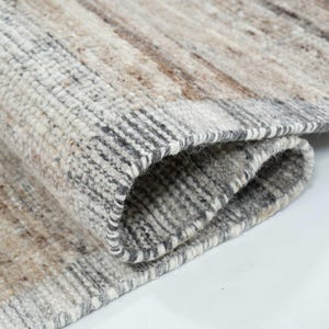 Tapis en laine à poils longs couleur taupe corail, noué à la main, à poils longs et courts, tapis grège taupe 8x10 image 1