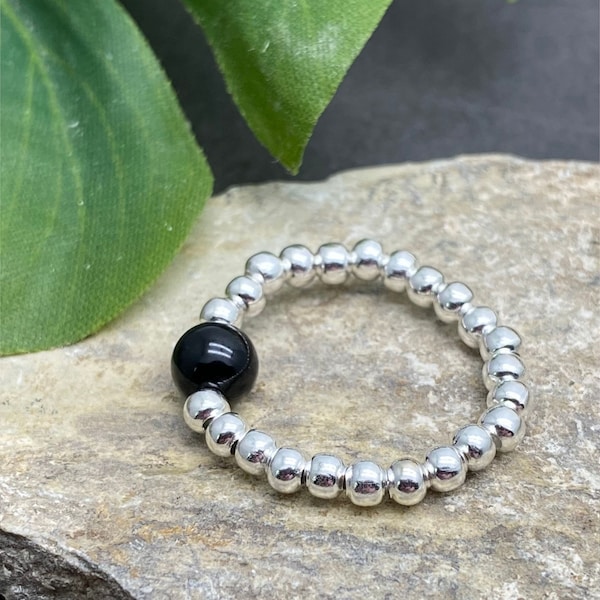 Bague extensible en onyx noir, bijoux en perles, perle en pierre véritable de 6 mm, élastique, perles d'espacement en argent de 3 mm, cadeau style surfeur, bague d'orteil