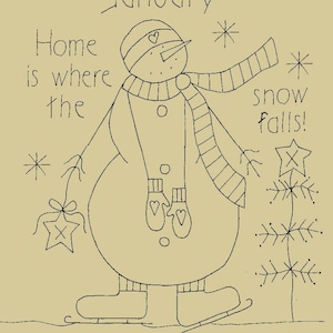 Könnte beinhalten: Schwarz-weiß-Linienzeichnung eines Schneemanns mit Schal und Fäustlingen. Der Schneemann fährt Schlittschuh und hält einen Stern. Der Text "January", "Home is where the snow falls!" und "Primitive Stitchery Pattern Snowman by Month" ist im Bild enthalten.