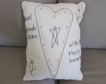 Motif électronique primitif en forme de coeur, d'amis et d'étoiles « Les vrais amis écoutent avec leur cœur !