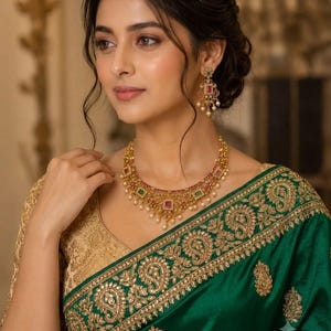 Conjunto de collar gargantilla de oro, rubí, kundan, esmeralda, polki y perlas, inspirado en Sabyasachi.